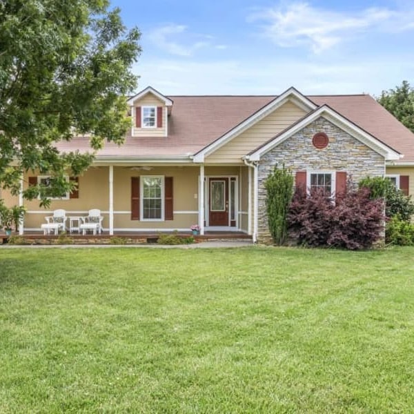 Tracy Jordan Hoschton, GA Real Estate Agent / Realtor